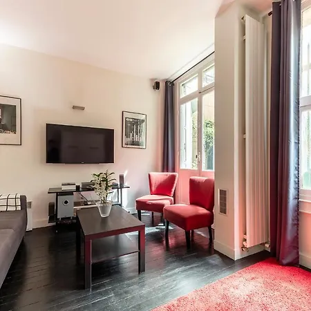 Sur Les Quais De Seine