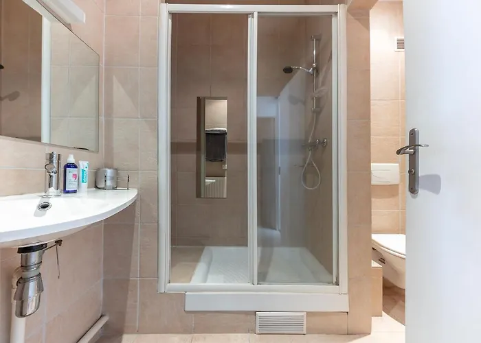 Sur Les Quais De Seine Paris