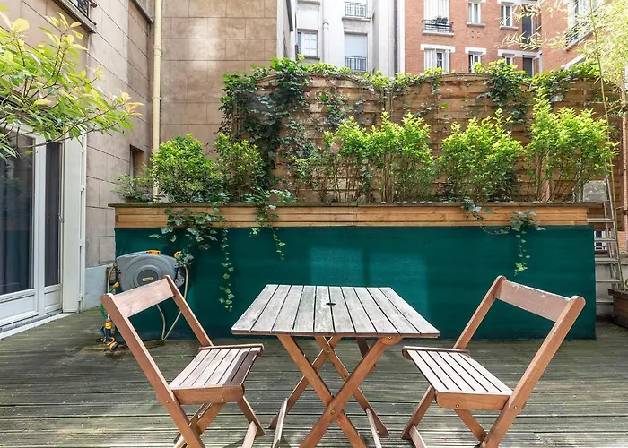 Sur Les Quais De Seine *